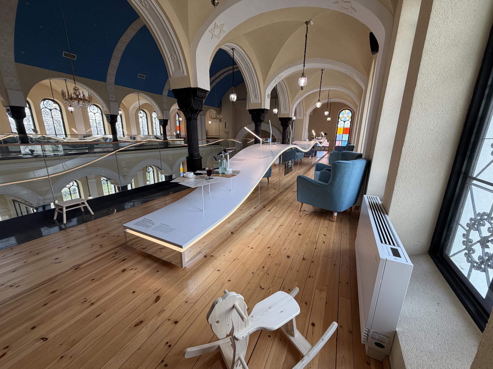 „Истории за човечност“