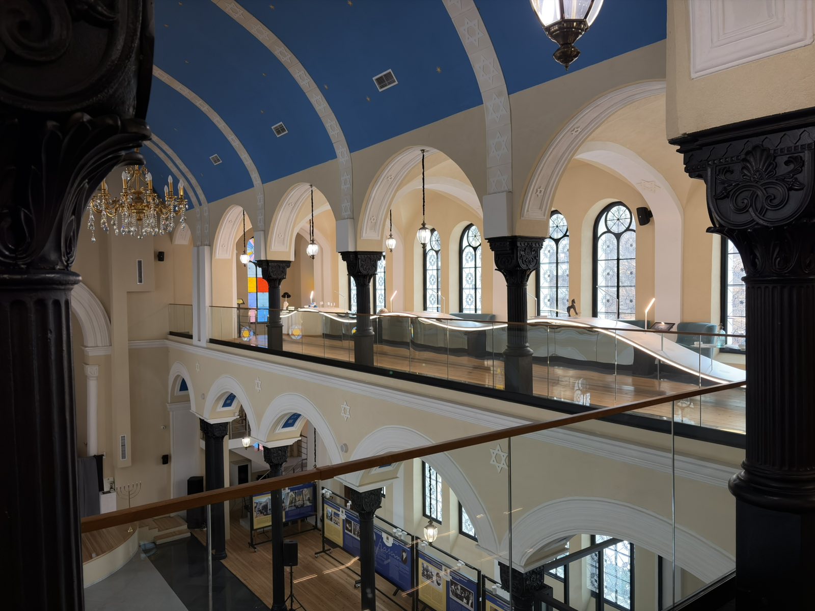  „Истории за човечност“