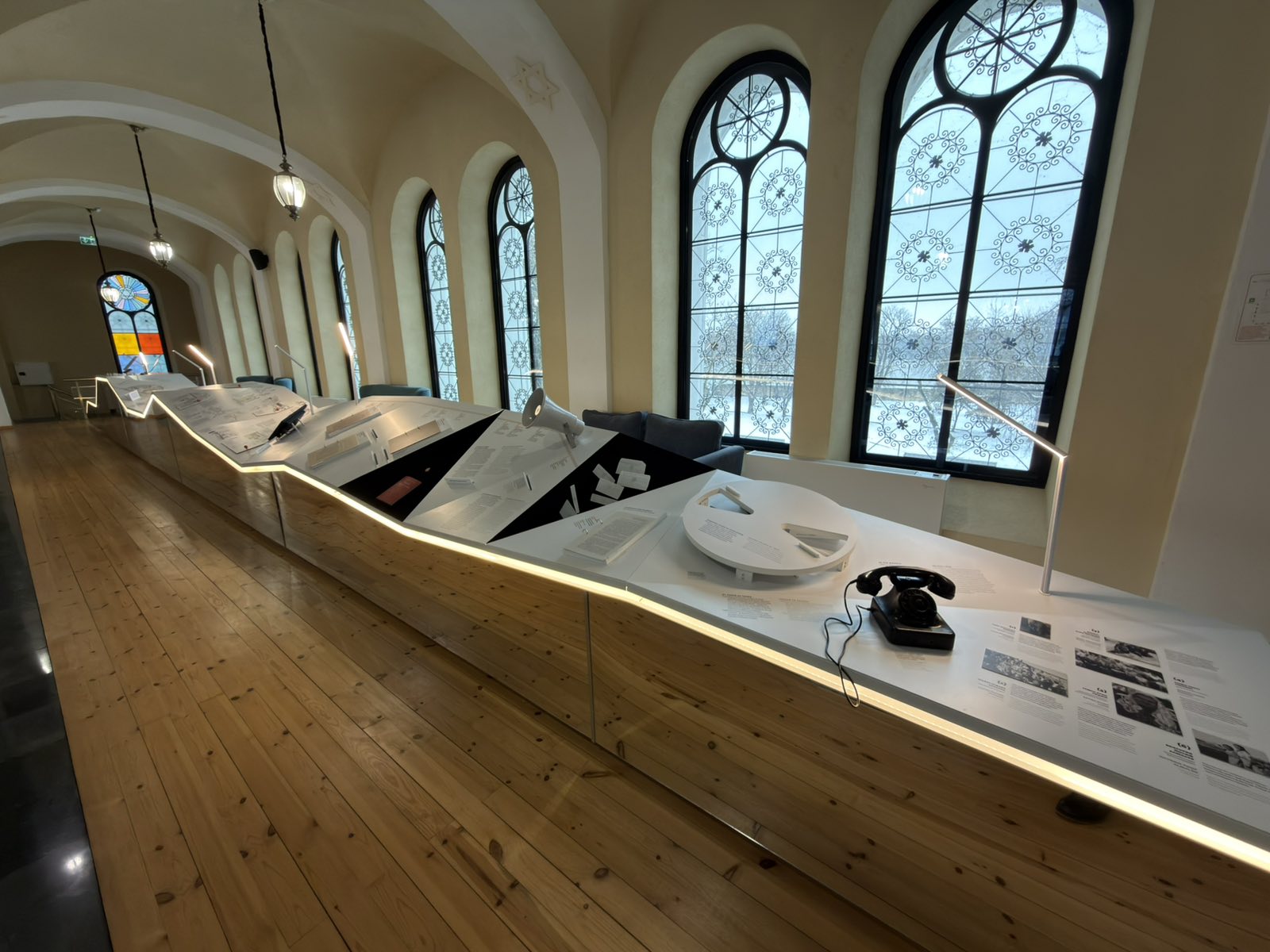  „Истории за човечност“